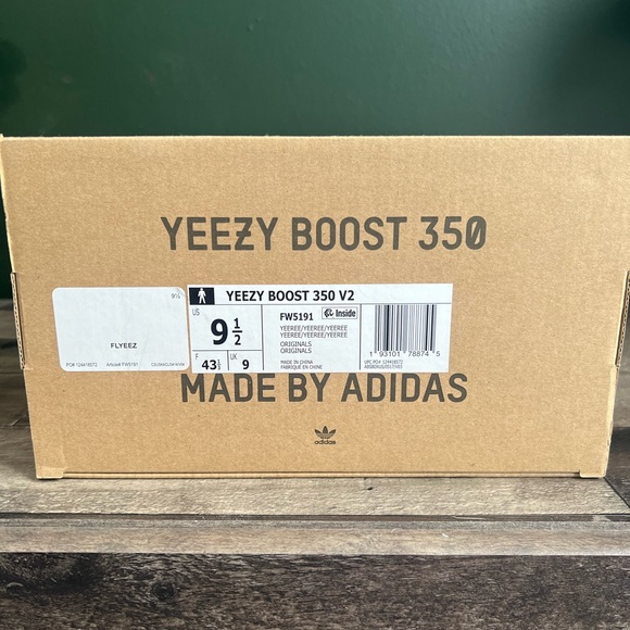 Yeezy Boost 350 V2 Yeezreel - Picture 2 of 6